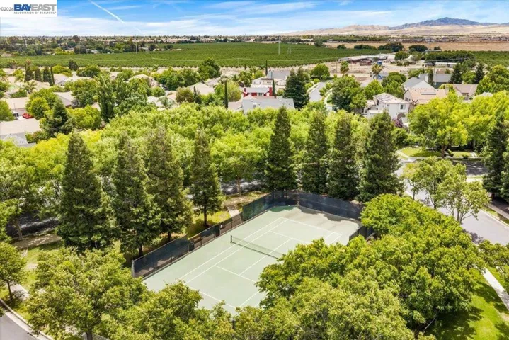 3064 Redbridge Rd, Tracy, California 95377