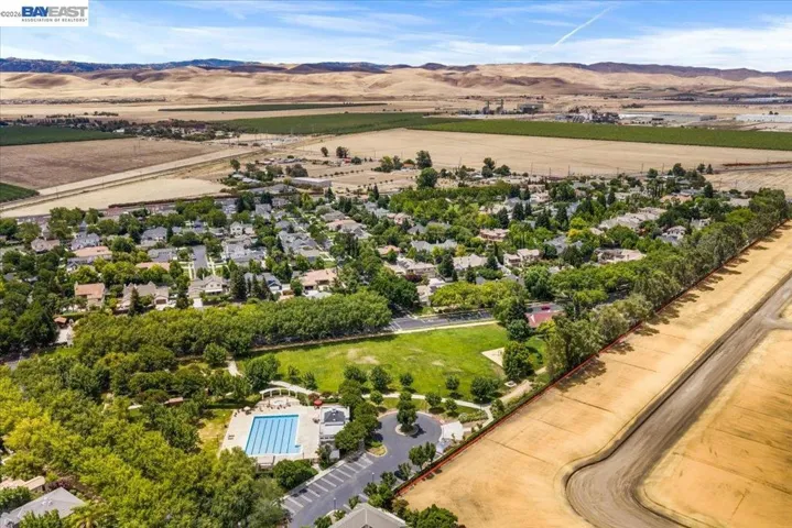 3064 Redbridge Rd, Tracy, California 95377