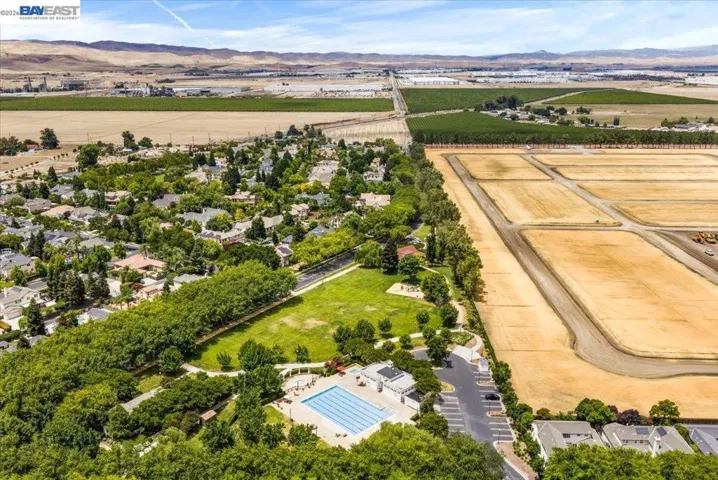 3064 Redbridge Rd, Tracy, California 95377