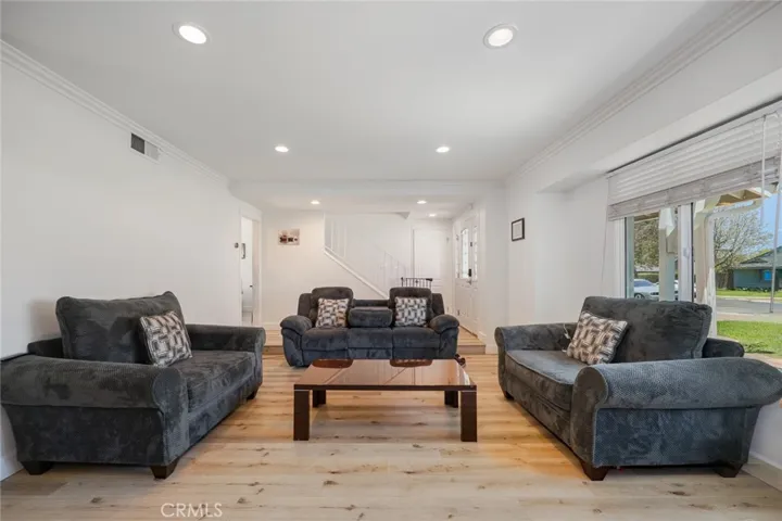 135 Lupe Avenue, Newbury Park, California 91320