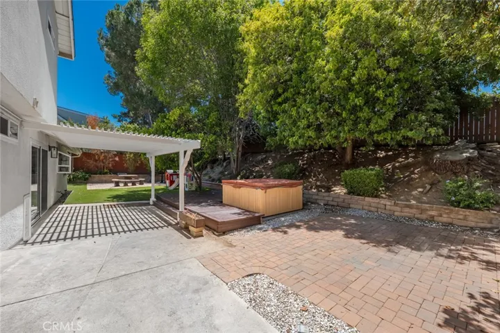 135 Lupe Avenue, Newbury Park, California 91320