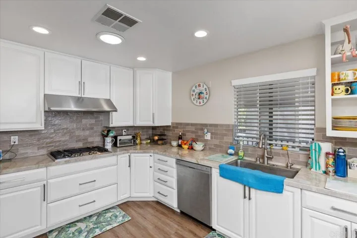 5180 Don Rodolfo Drive, Carlsbad, California 92010