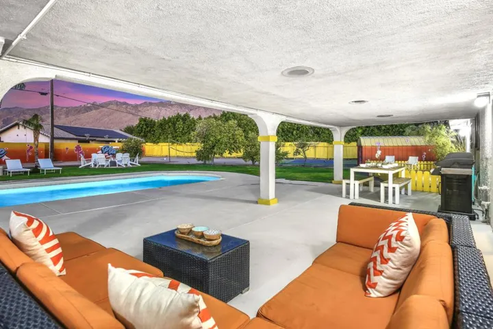18 PATIO FULL 4