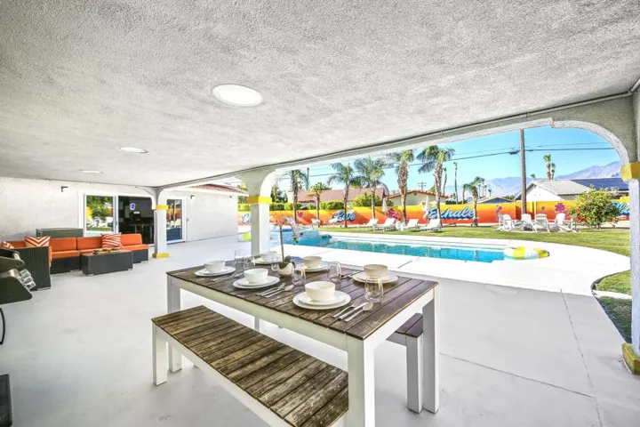 43 PATIO FULL 3