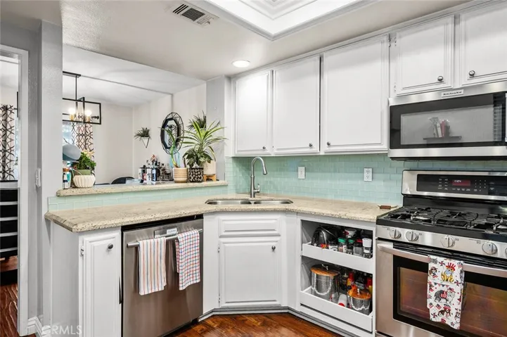 738 Lander, Claremont, California 91711