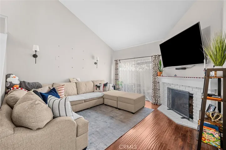 738 Lander, Claremont, California 91711