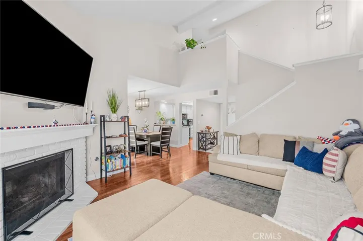 738 Lander, Claremont, California 91711