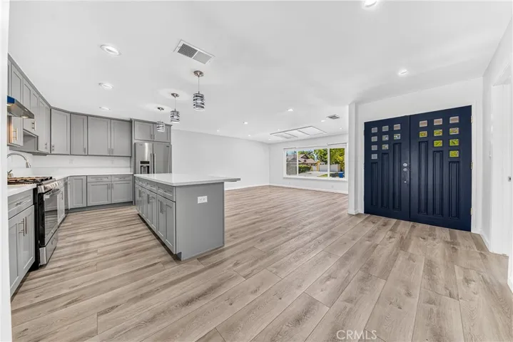 19243 Knapp, Northridge, California 91324