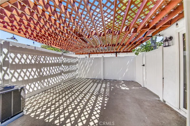 19243 Knapp, Northridge, California 91324