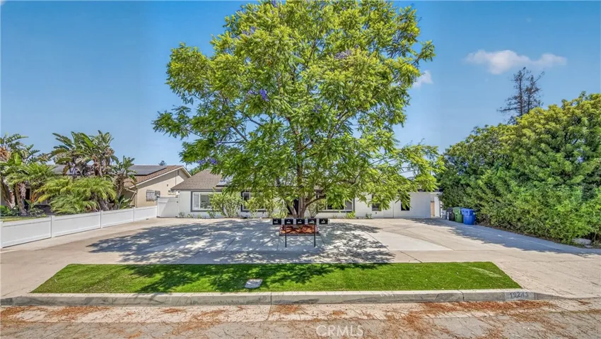 19243 Knapp, Northridge, California 91324