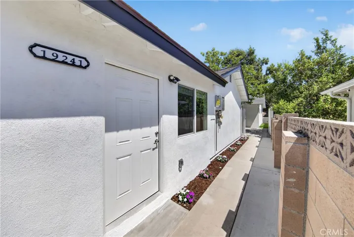 19243 Knapp, Northridge, California 91324