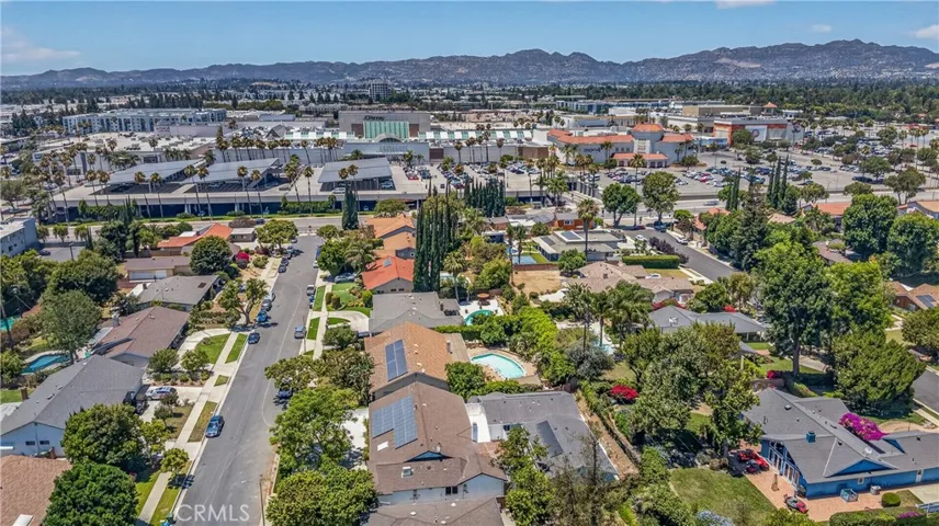 19243 Knapp, Northridge, California 91324
