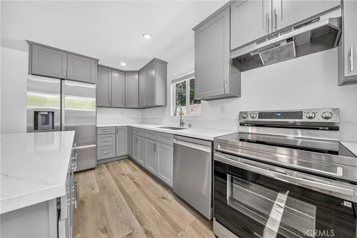 19243 Knapp, Northridge, California 91324