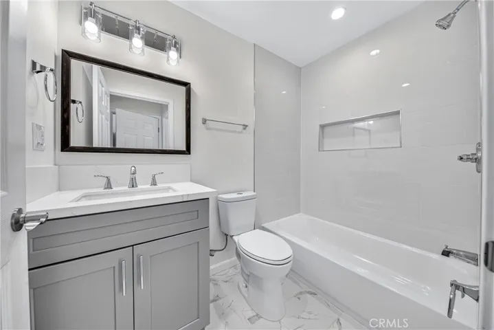 19243 Knapp, Northridge, California 91324