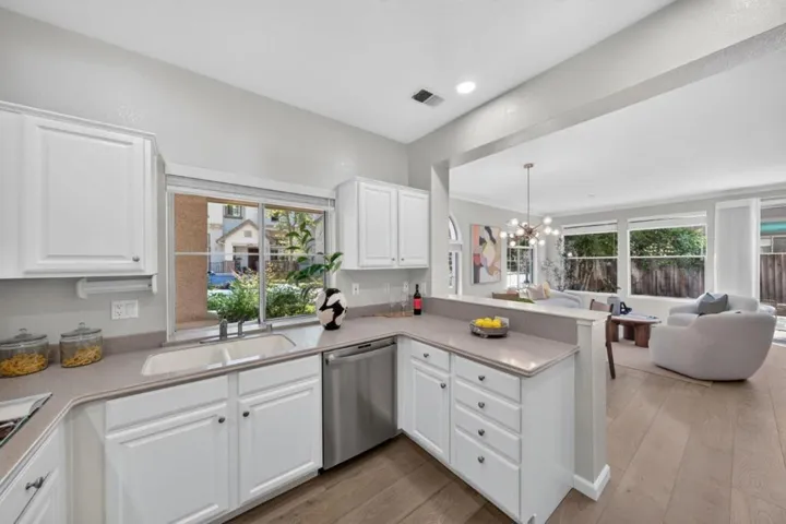 180 Espinosa Lane, Mountain View, California 94043