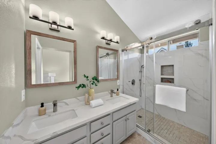 180 Espinosa Lane, Mountain View, California 94043
