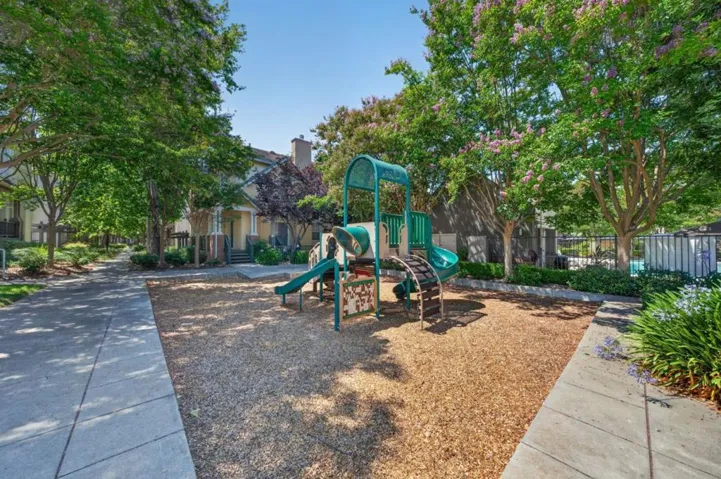 180 Espinosa Lane, Mountain View, California 94043