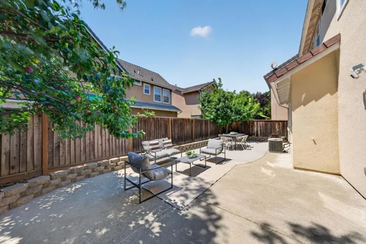 180 Espinosa Lane, Mountain View, California 94043