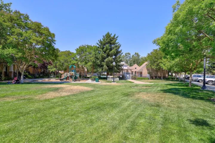 180 Espinosa Lane, Mountain View, California 94043