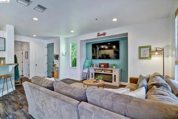 619 Falling Star Dr, Martinez, California 94553