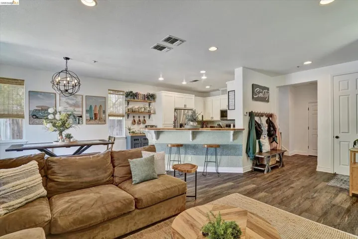 619 Falling Star Dr, Martinez, California 94553