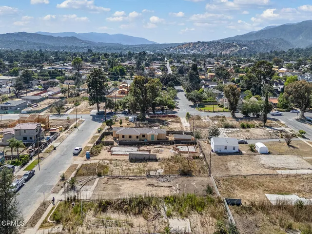 125 W Mariposa St 014-mls