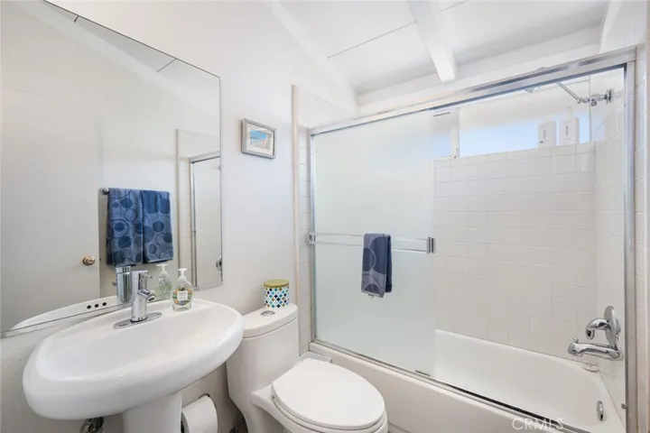 19800 Friar, Woodland Hills, California 91367