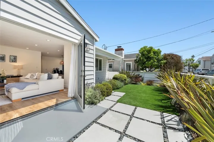 1430 Bonnie Brae, Hermosa Beach, California 90254