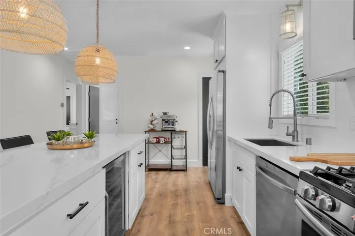 1430 Bonnie Brae, Hermosa Beach, California 90254