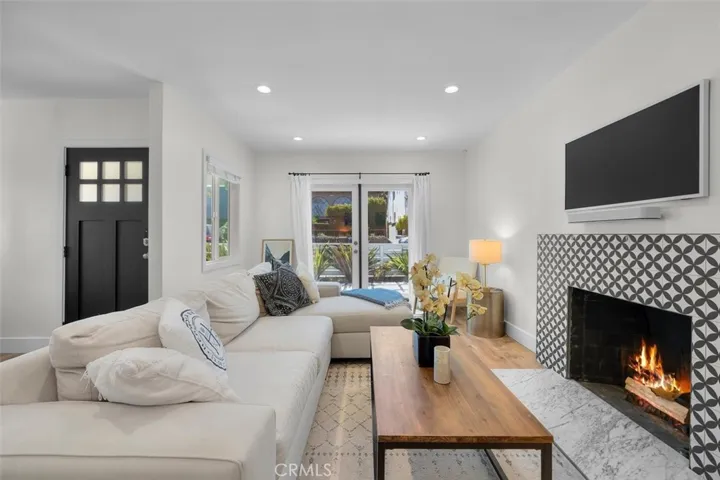 1430 Bonnie Brae, Hermosa Beach, California 90254