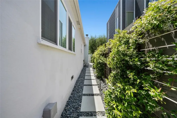 1430 Bonnie Brae, Hermosa Beach, California 90254