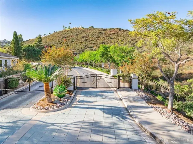 2109 Woodland Heights, Escondido, California 92026