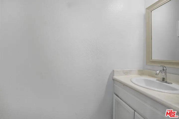18324 Kingsdale Avenue, Redondo Beach, California 90278