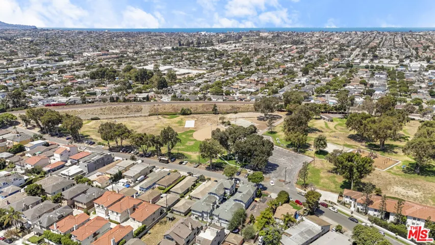 18324 Kingsdale Avenue, Redondo Beach, California 90278