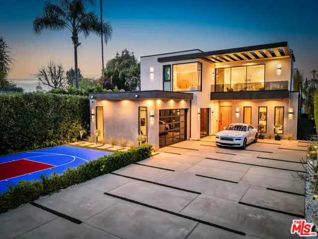 15743 Hesby Street, Encino, California 91436