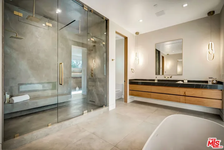 15743 Hesby Street, Encino, California 91436