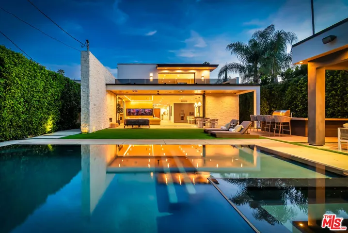 15743 Hesby Street, Encino, California 91436