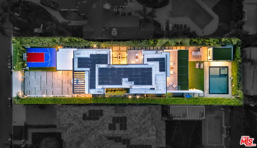 15743 Hesby Street, Encino, California 91436