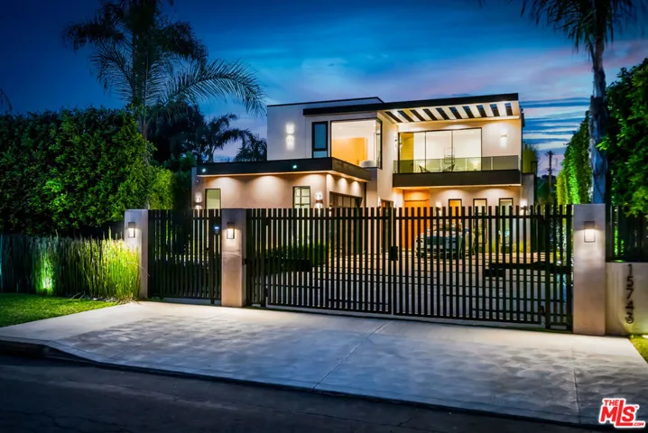 15743 Hesby Street, Encino, California 91436