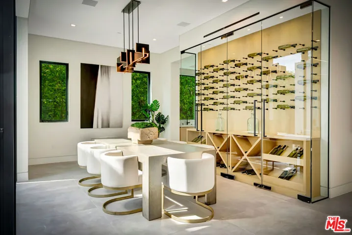 15743 Hesby Street, Encino, California 91436