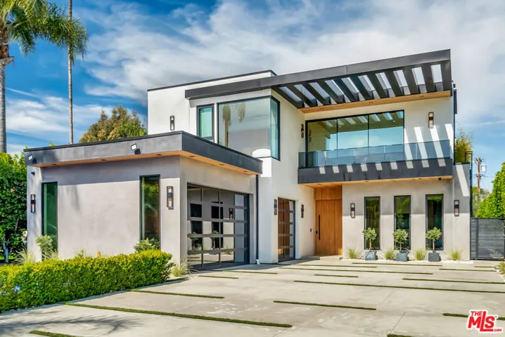 15743 Hesby Street, Encino, California 91436