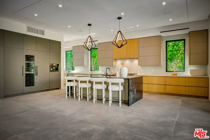 15743 Hesby Street, Encino, California 91436
