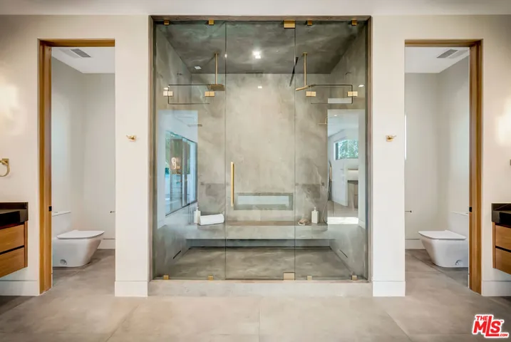 15743 Hesby Street, Encino, California 91436