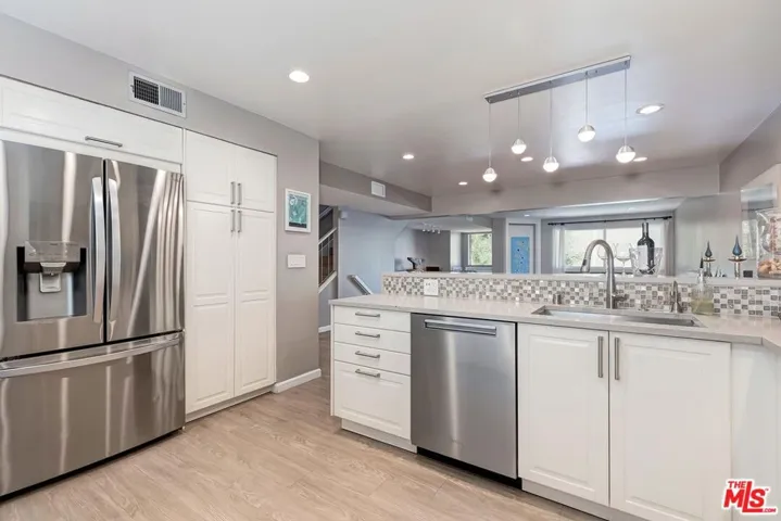 13121 Mindanao Way 4, Marina Del Rey, California 90292