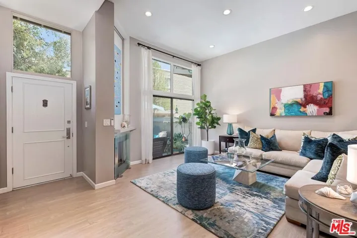 13121 Mindanao Way 4, Marina Del Rey, California 90292