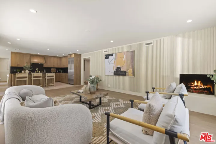 11268 Dona Lola Drive, Studio City, California 91604