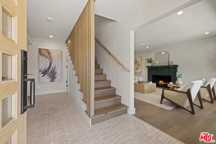 11268 Dona Lola Drive, Studio City, California 91604
