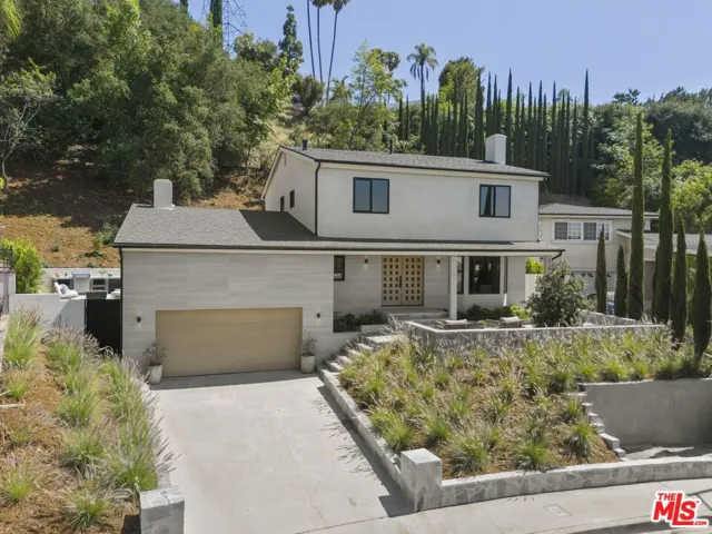 11268 Dona Lola Drive, Studio City, California 91604