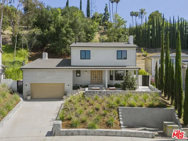 11268 Dona Lola Drive, Studio City, California 91604