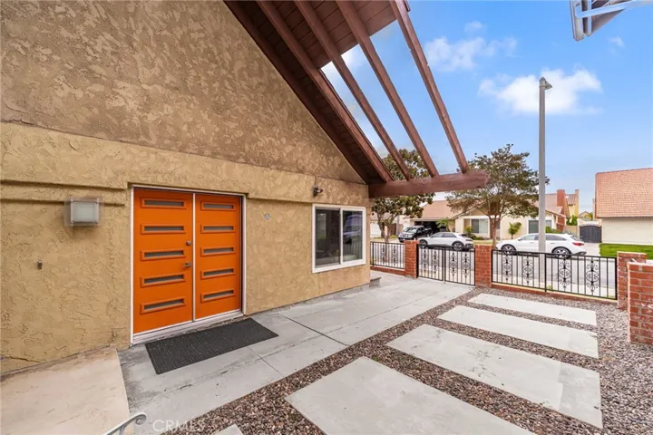 Double door entry